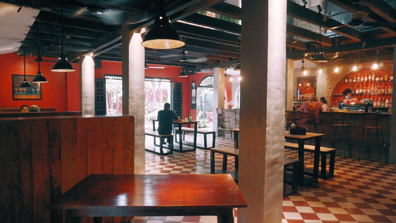Hotel Monkey Republic Kampot Exterior foto